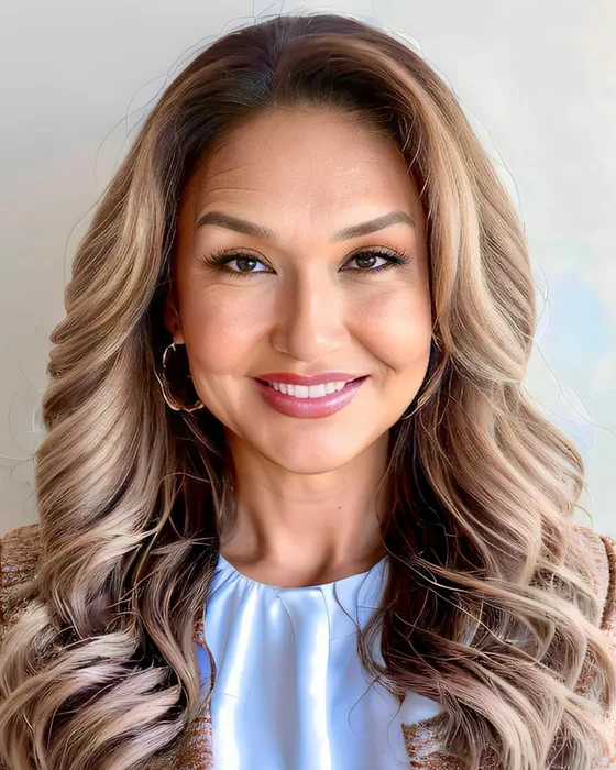 Claudia Mosqueda, Gerente de oficina